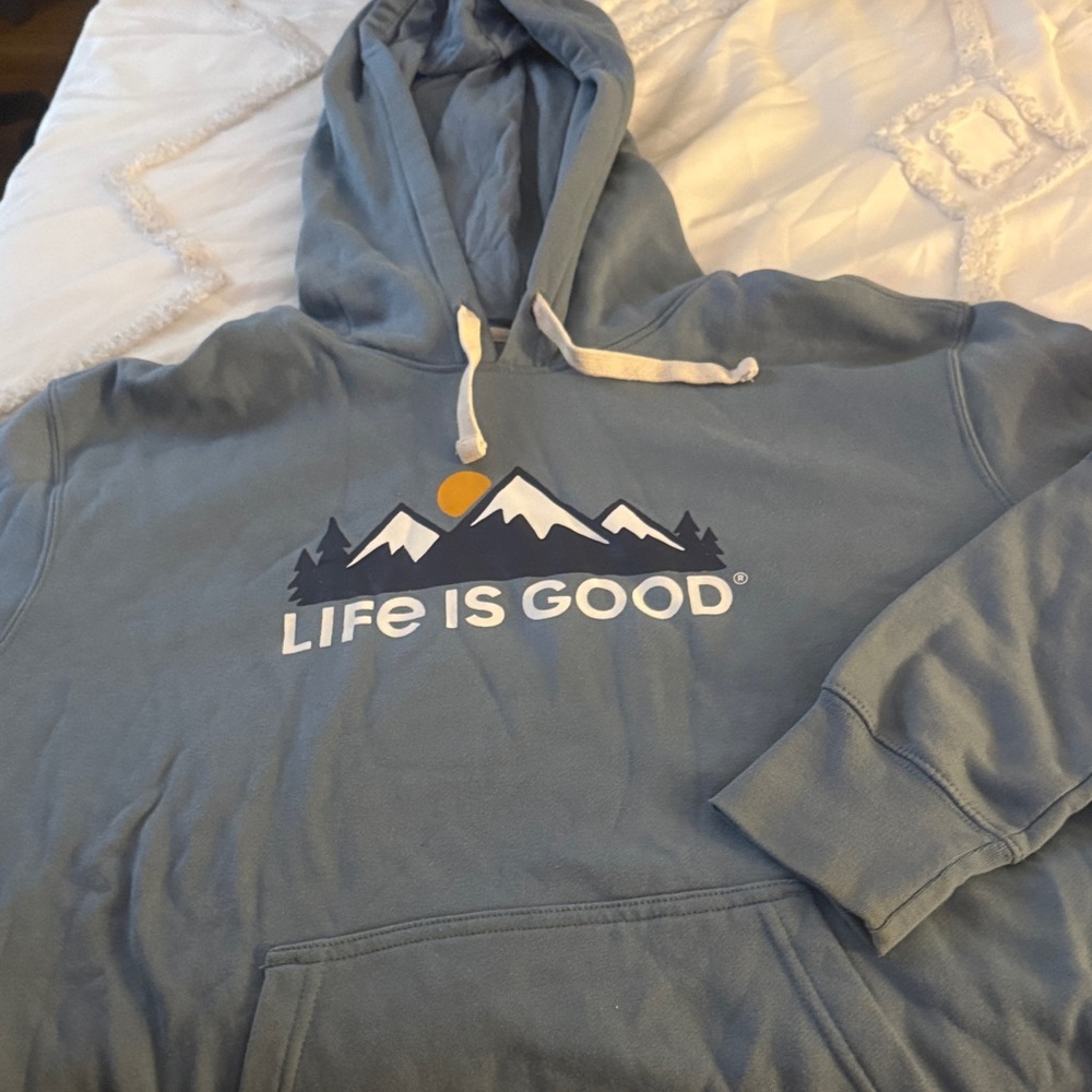 Life Is Good Men's Mountain Graphic Hoodie - Light Blue